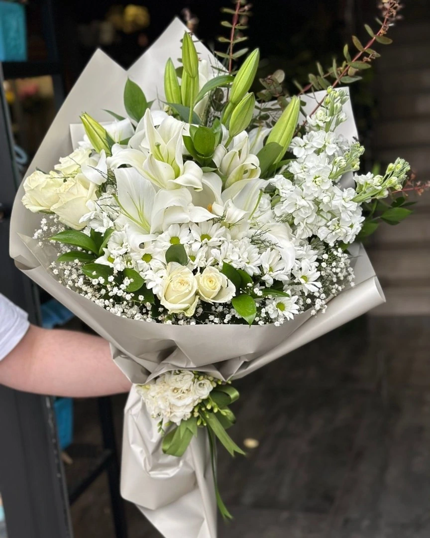 Saflığın İfadesi: Beyaz Lilyum